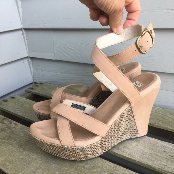 UGG Nubuck Leather ARIAH Wedge in Fawn 9 - Picture 1 of 7
